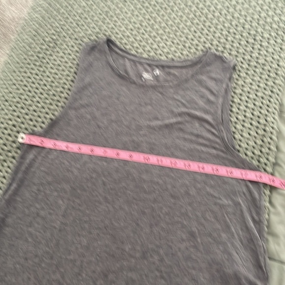 GapFit Tank - Picture 2 of 4